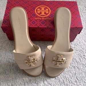 TORY BURCH: EVERLY SLIDE w/ Crystal Logo T